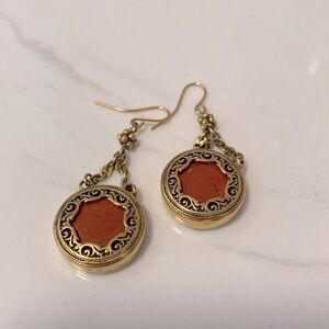 Orange stone/gold earrings